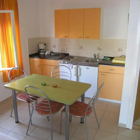 Apartment With Parking Space Smokvica Krmpotska, Novi Vinodolski - 14995 *