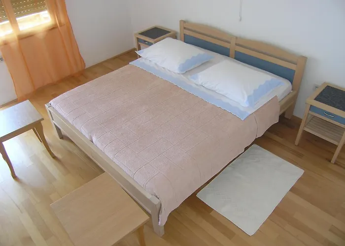 With A Parking Space Smokvica Krmpotska, Novi Vinodolski - 14995 Klenovica